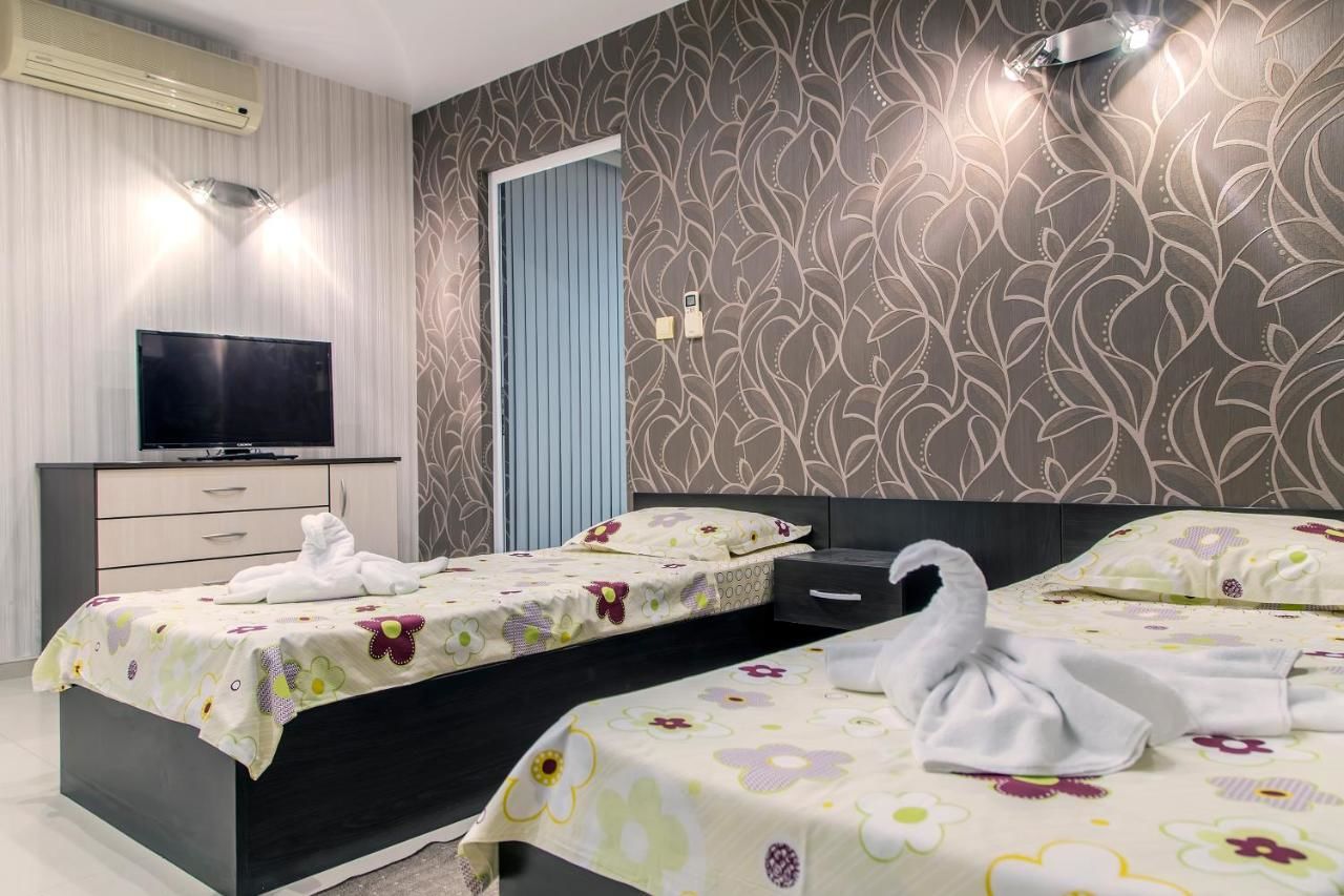 Отель Family Hotel Adena Черноморец