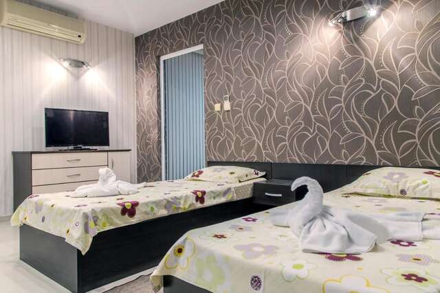 Отель Family Hotel Adena Черноморец-33